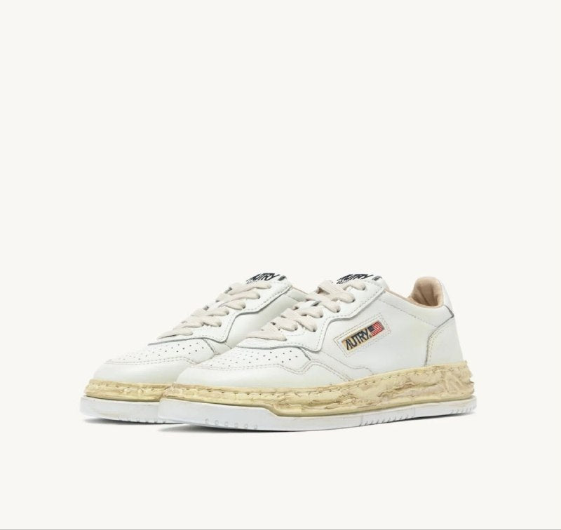 AUTRY Medalist Low Aged – White Beige