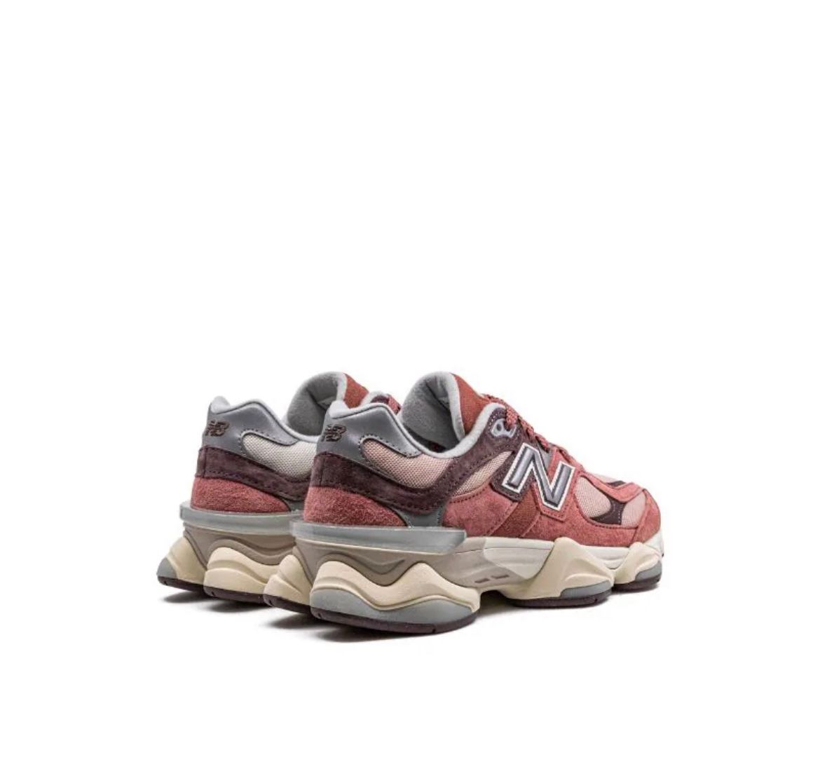 New Balance 9060 — Cherry Blossom (Rosa/Bordeaux)