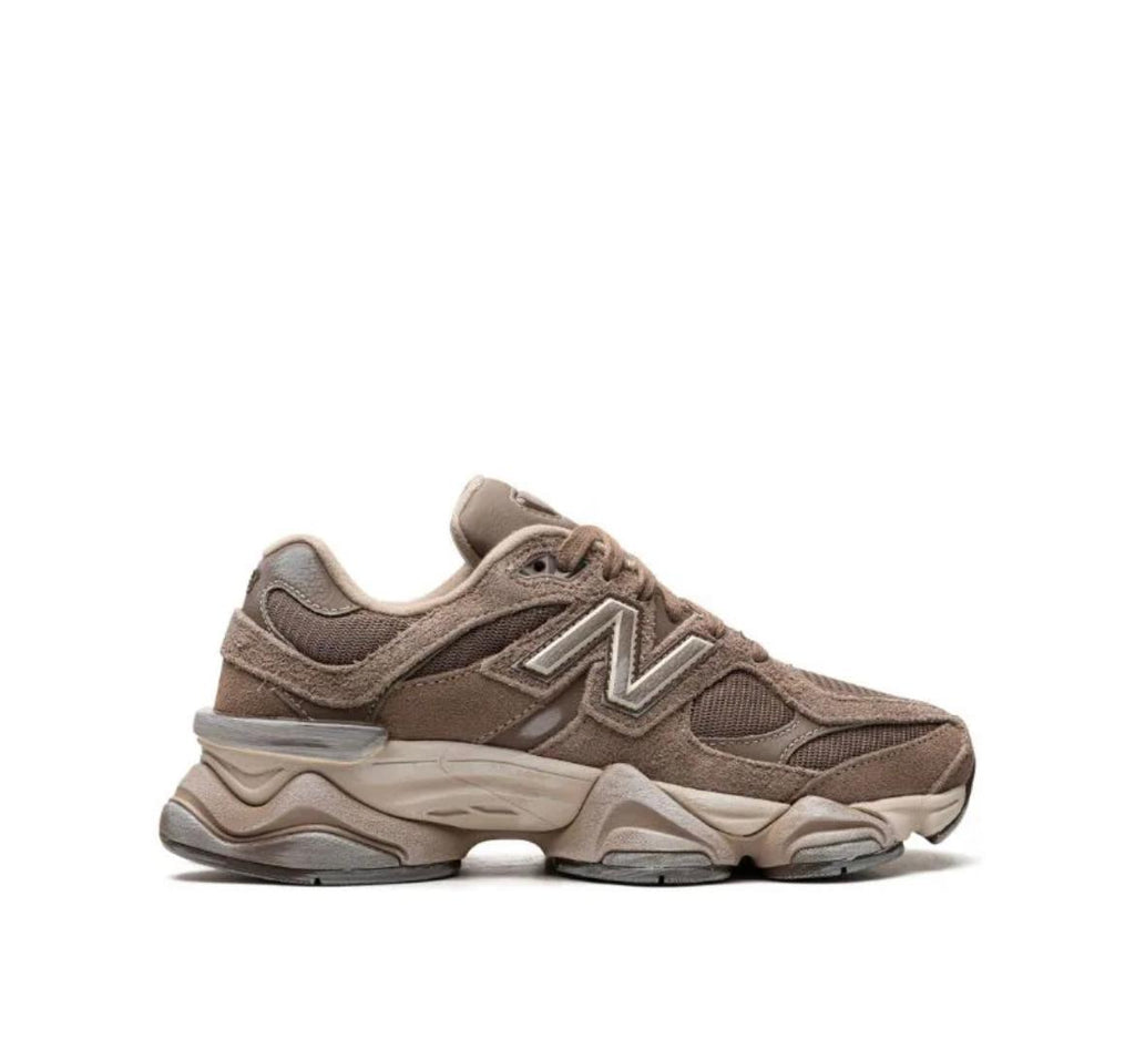 New Balance 9060 — Mushroom (Marrone/Tan)