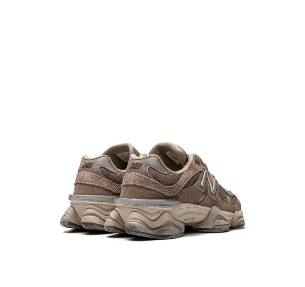 New Balance 9060 — Mushroom (Marrone/Tan)