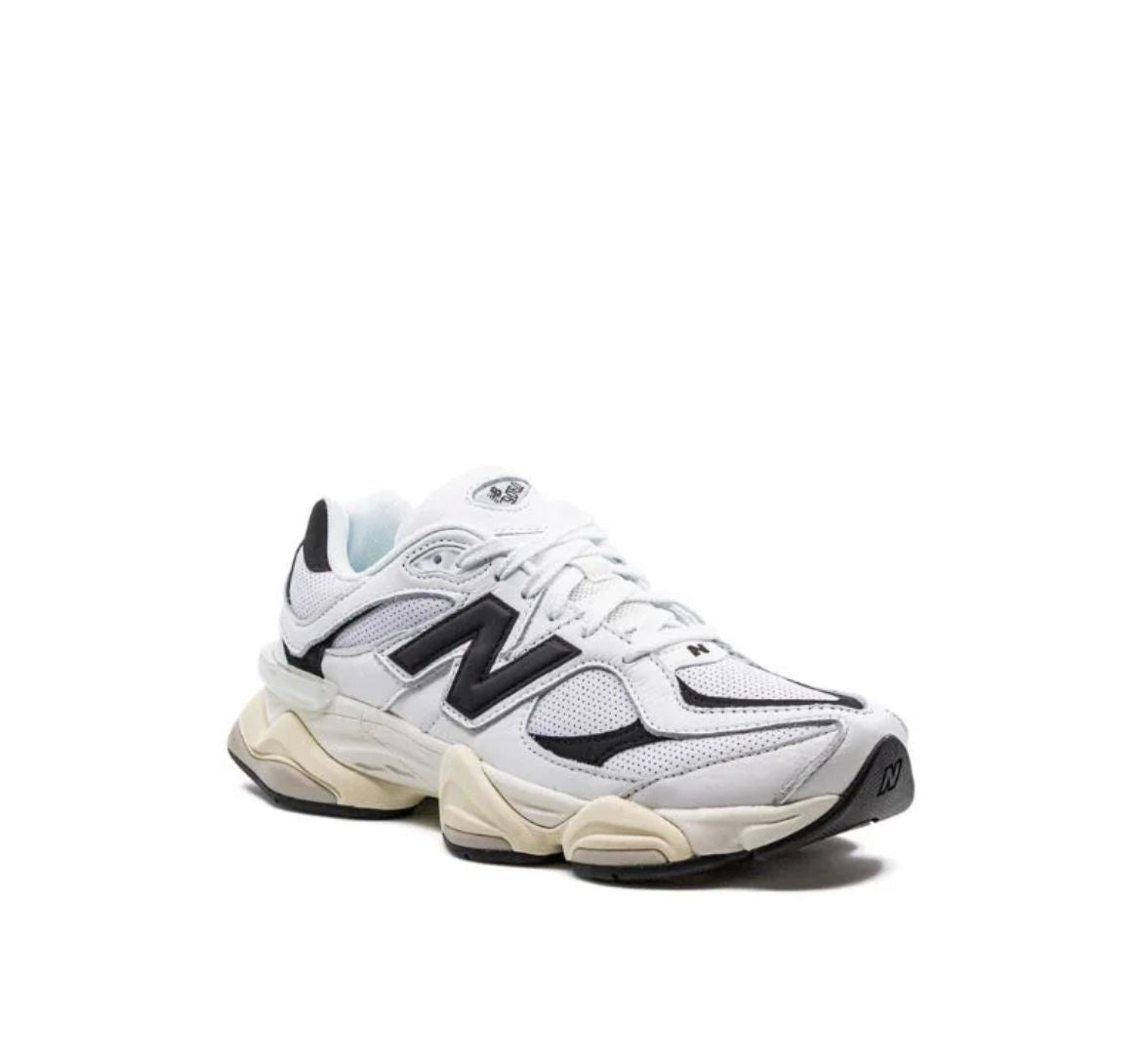 New Balance 9060 — Sea Salt / Bianco Nero