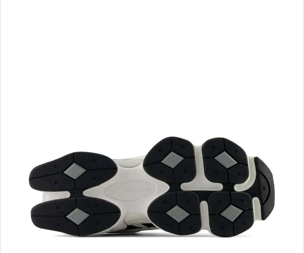 New Balance 9060 — Panda (Bianco / Nero)