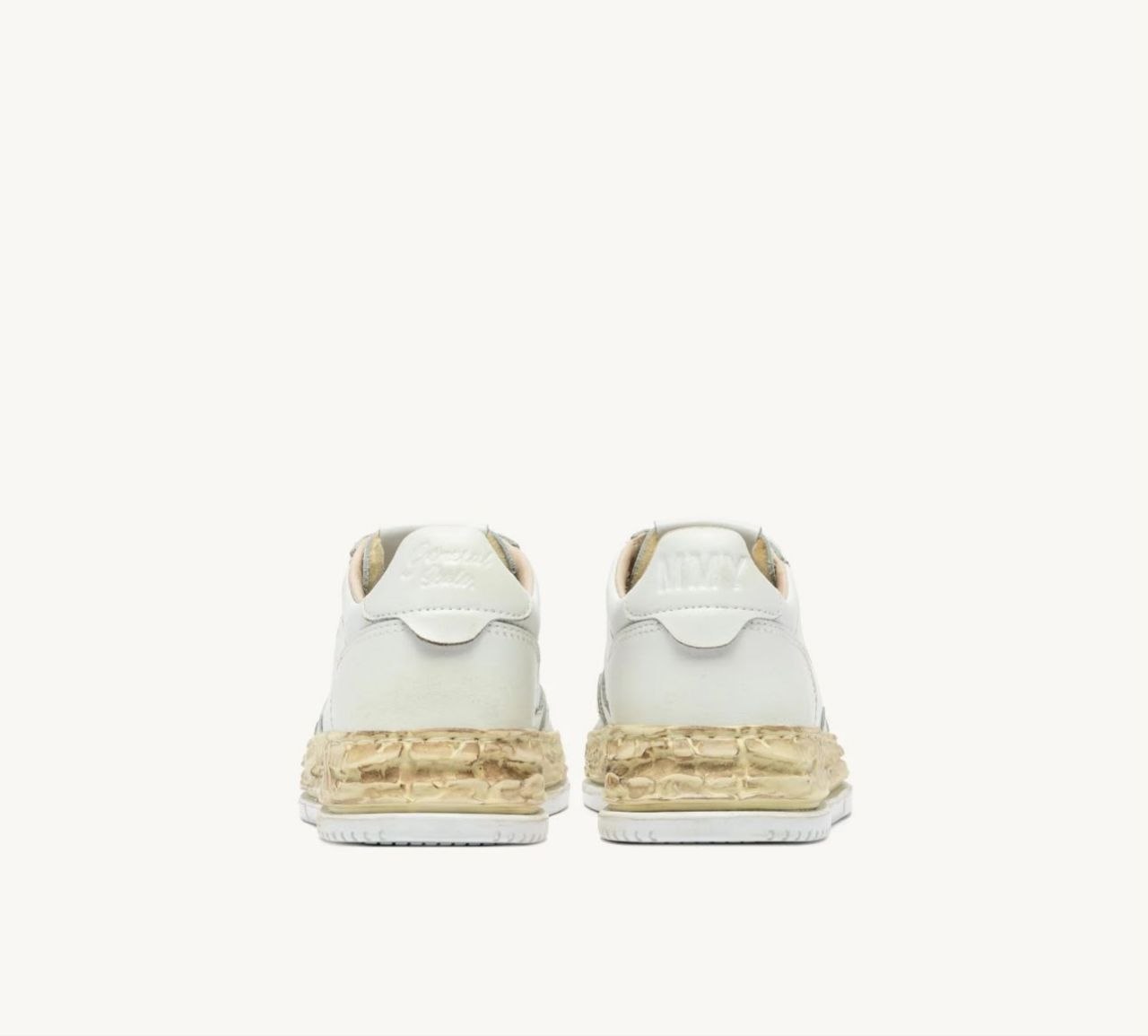 AUTRY Medalist Low Aged – White Beige